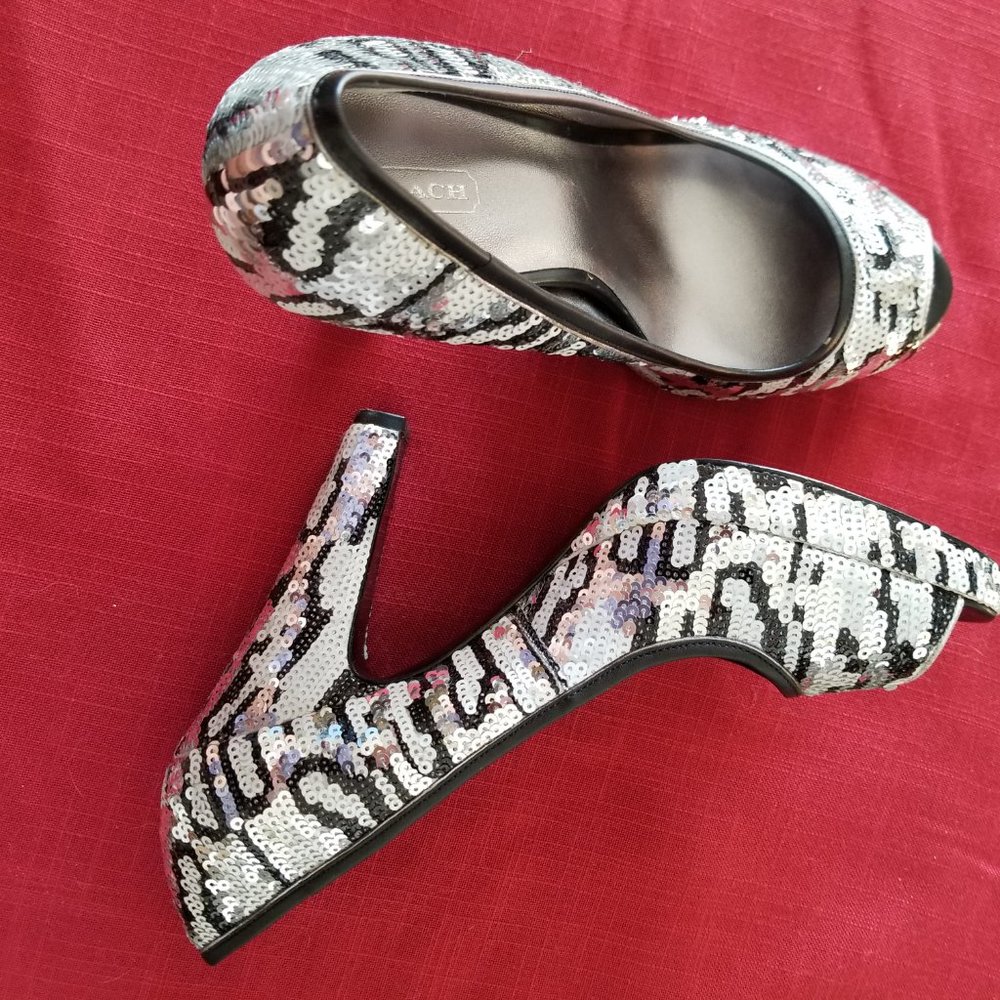 Shoes - Picture 2 of 3